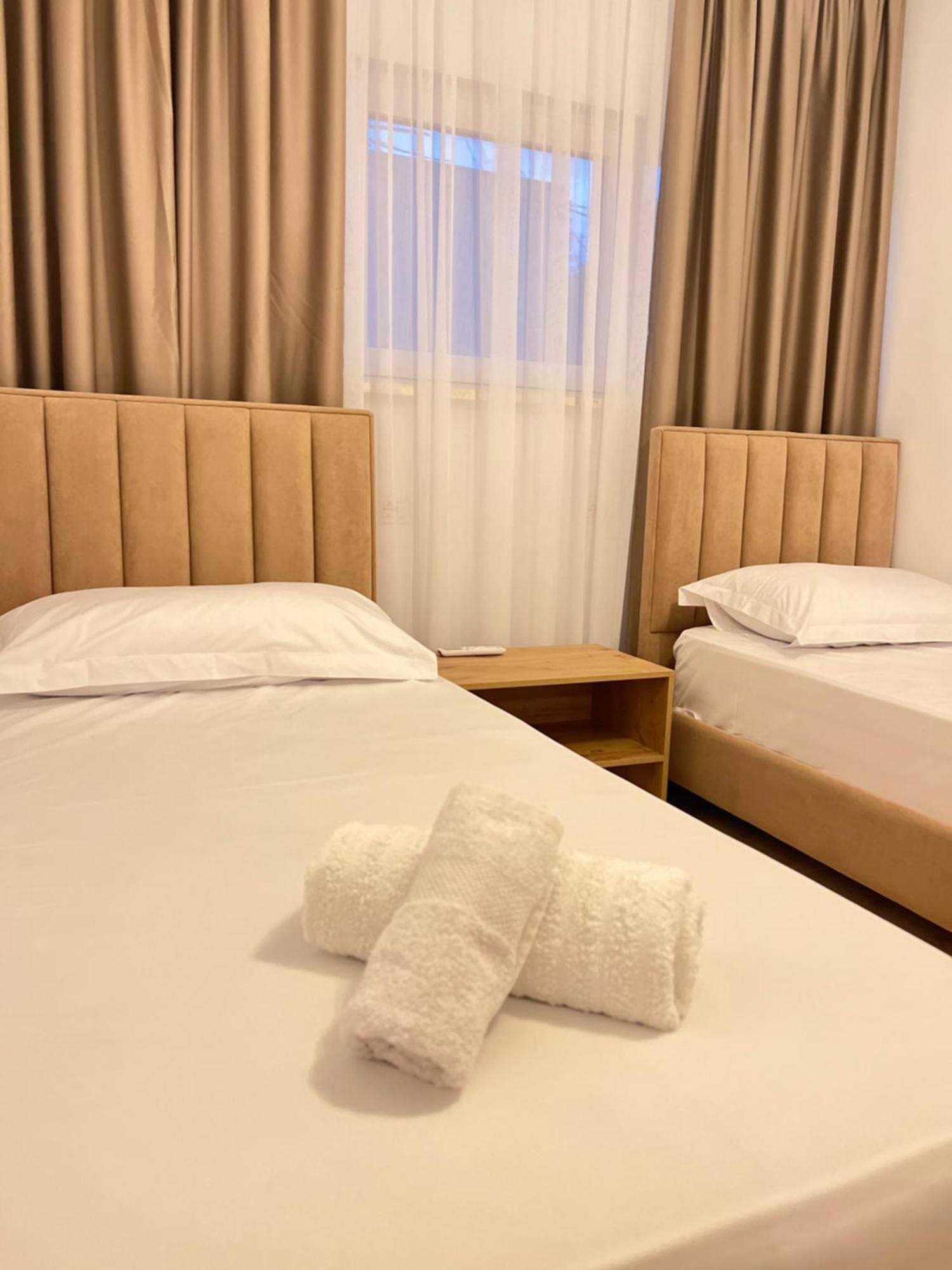 Pine Apartments At San Pietro Resort Durrës 外观 照片