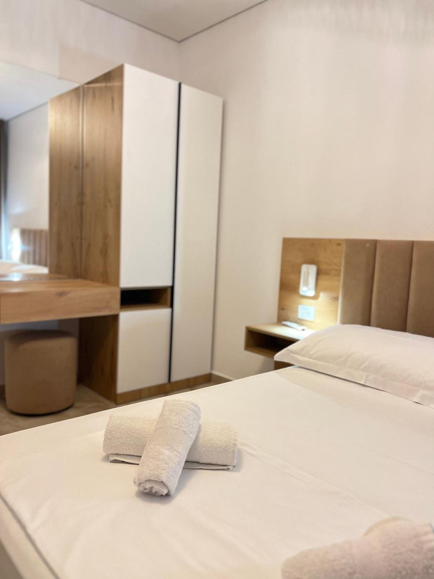 Pine Apartments At San Pietro Resort Durrës 外观 照片